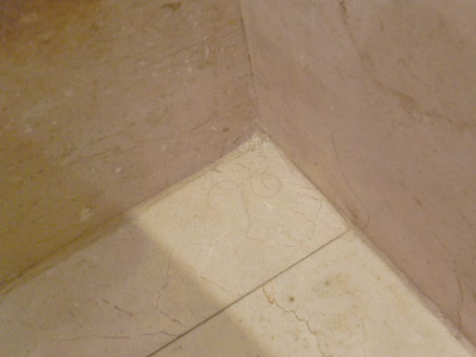 Haare im Bad Topázio Vibe Beach Hotel & Apartments