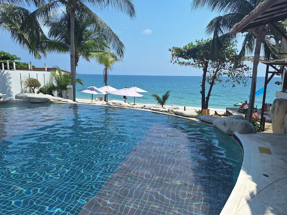 Pool White Sand Samui Resort