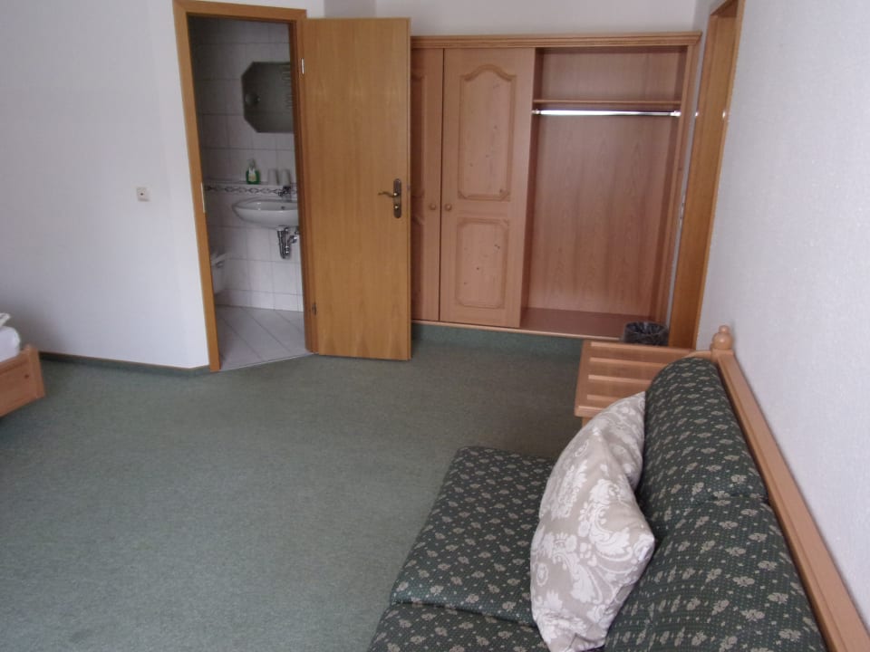 Zimmer Pension Rotes Haus