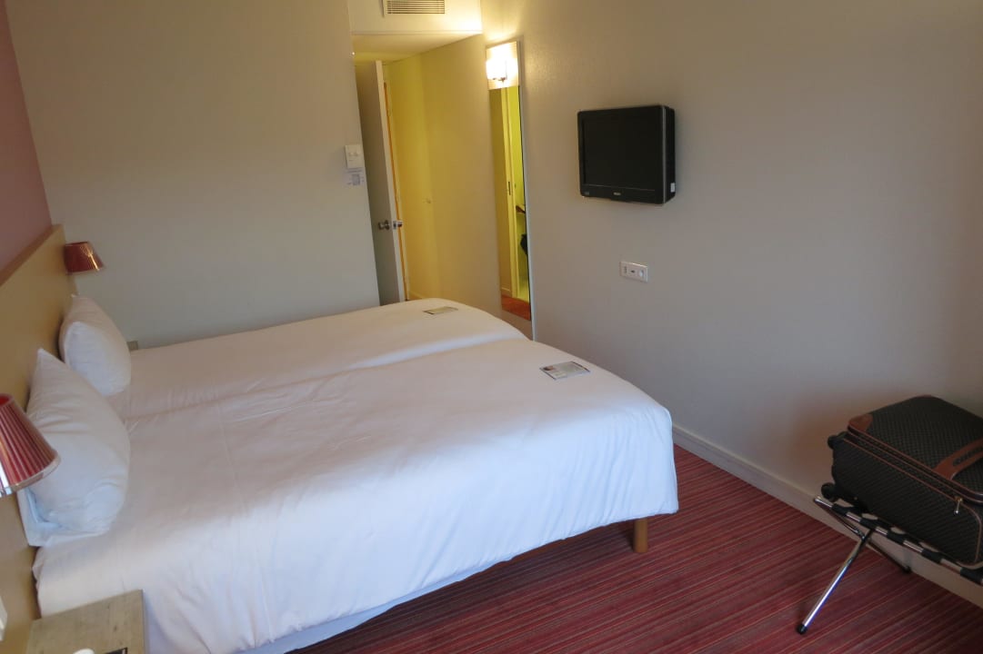 Tandard Doppelzimmer #320 Hotel Ibis Styles Le Puy en Velay