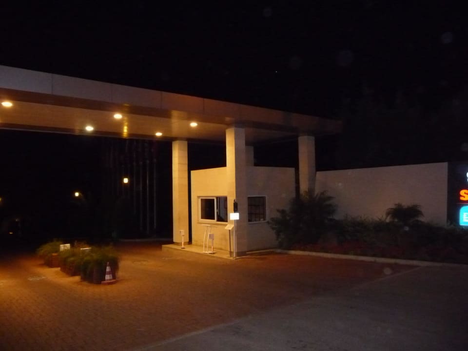 Einfahrt zum Hotel Sunis Elita Beach Resort & Spa
