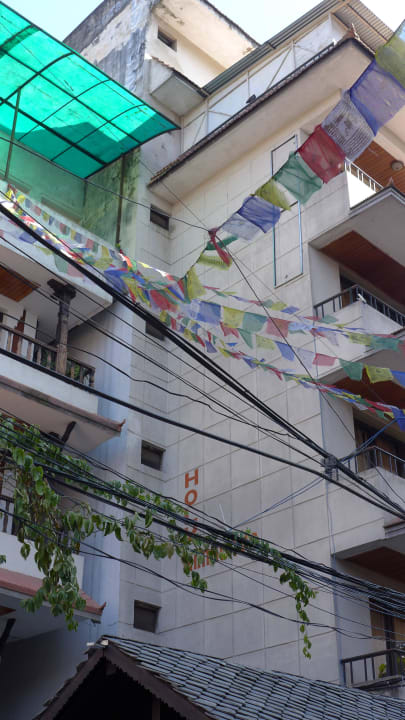 Das neue Haus gegenüber Hotel Holy Himalaya