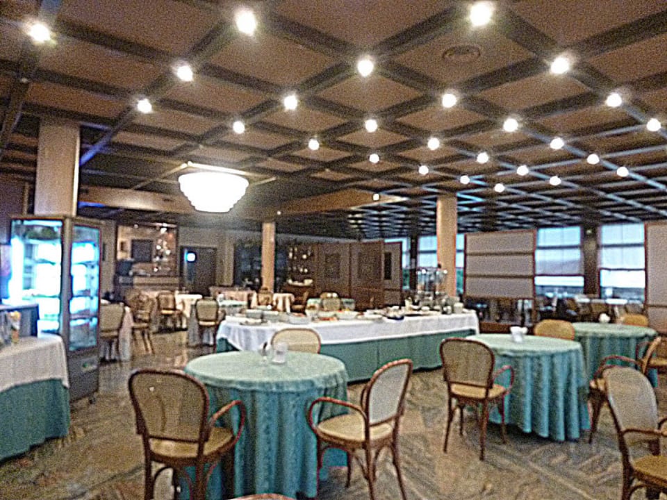 Beim Frühstück Hotel Gentile Da Fabriano