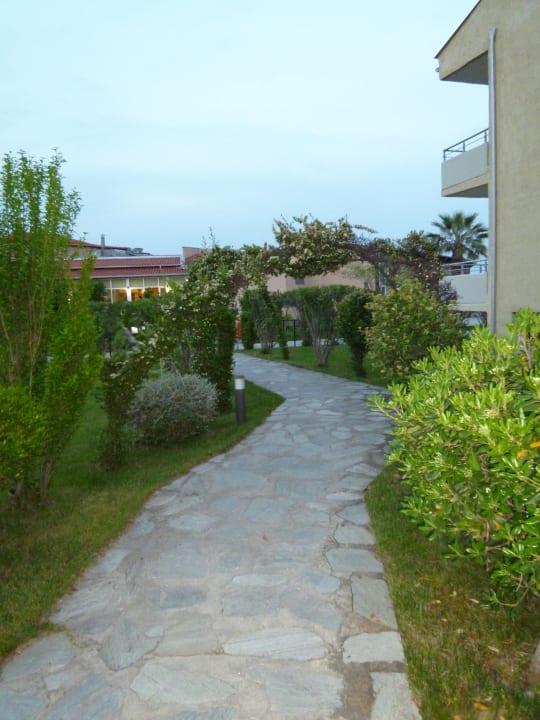 Weg zum Hauptgebäude alltoura Club Hotel Poseidon Palace