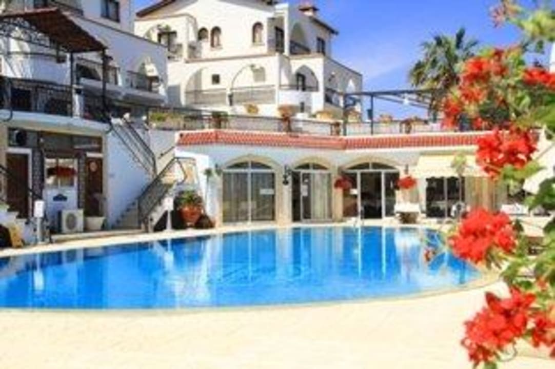 Bar / Restaurant Area Hotel The Hideaway Club