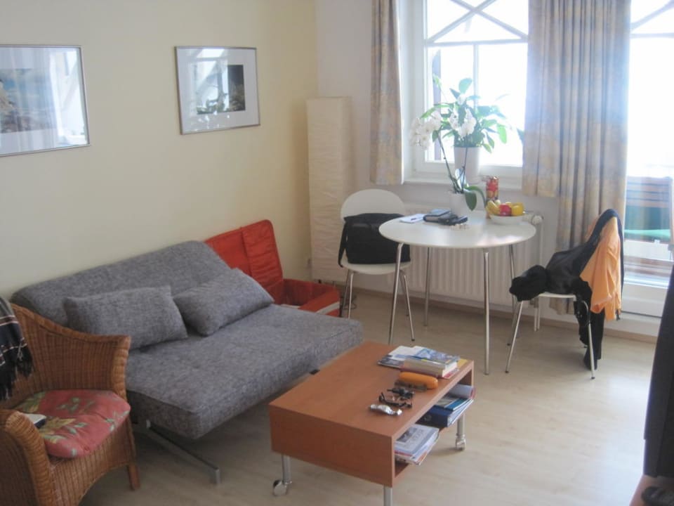 Wohnbereich mit Schlafsofa Appartement Strandläufer Haus Strandburg