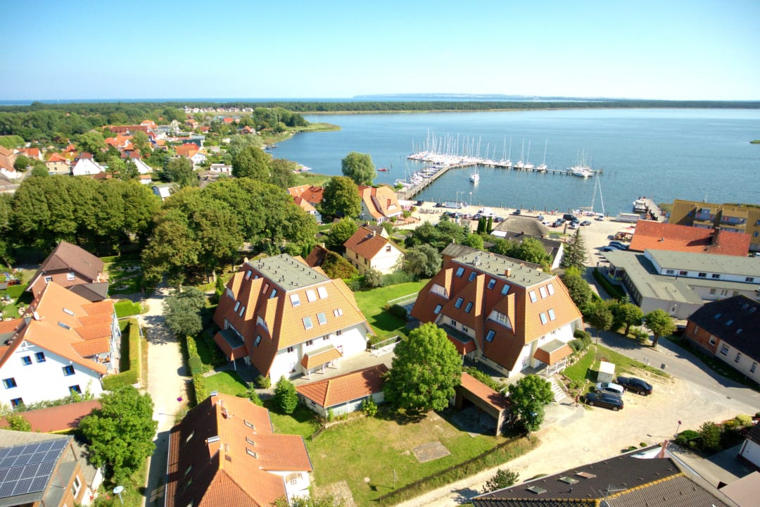 Außenansicht Ferienwohnungen Hafenhäuser Breege