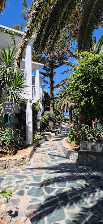 Gartenanlage HARPIN Happy Days Beach Hotel