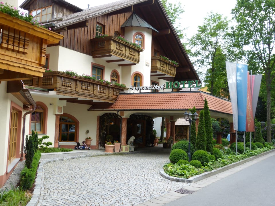 Haupteingang Hotel Bayerwaldhof