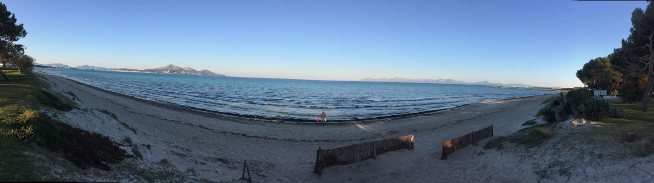 Vista a la playa Las Gaviotas Suites Hotel