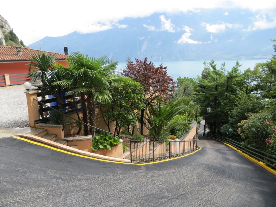 Blick vom oberen Teil der Hotelanlage Relax Hotel Villa La Gardenia & Oleandra