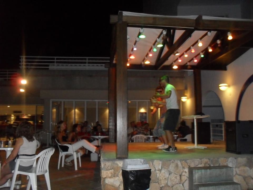 Bühne am Pool Hotel Kilimanjaro