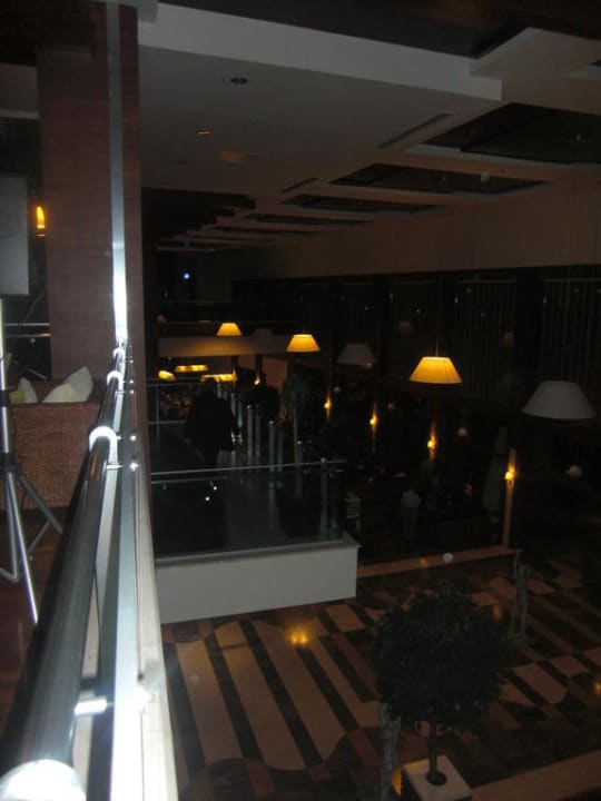 Blick von der oberen Lobby zum Barbereich Voyage Belek Golf & Spa