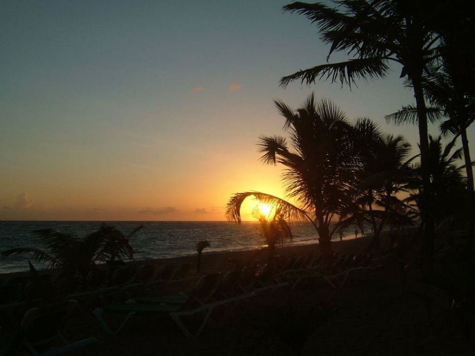 Sonnenaufgang am Strand Hotel Riu Palace Punta Cana