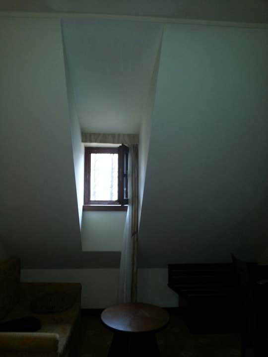 Das einzige Fenster im Zimmer Lindner Hotel Prague Castle, part of JdV by Hyatt