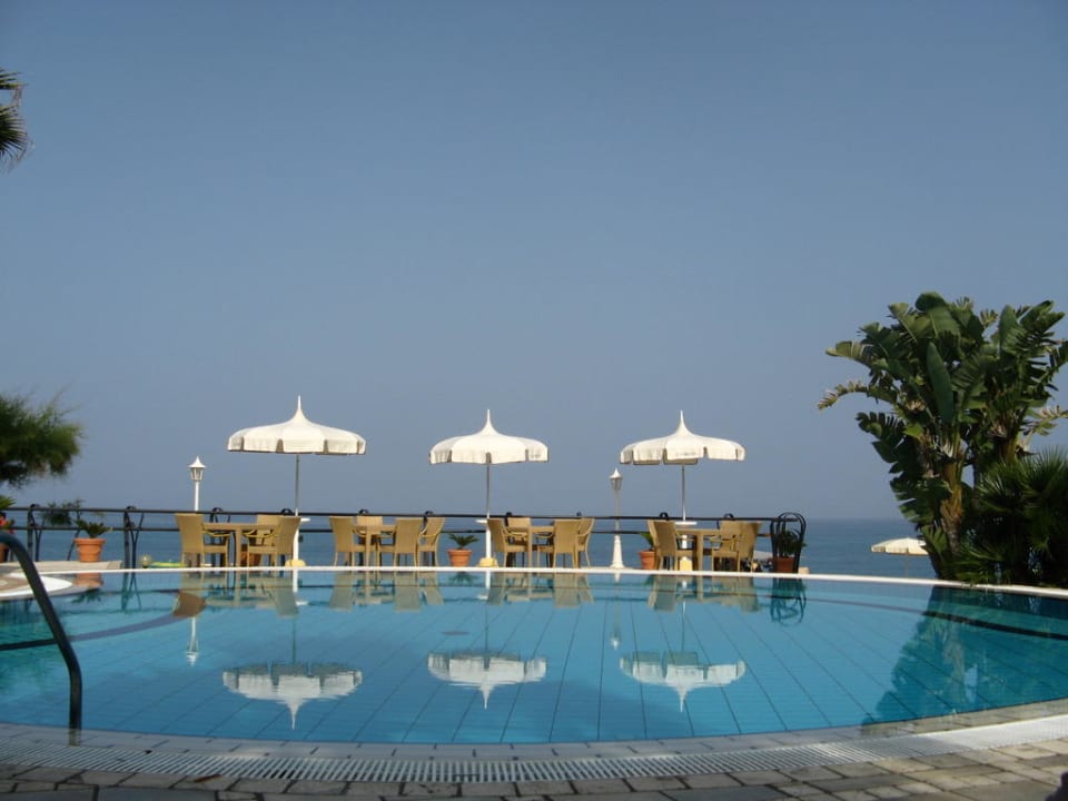 Pool bei Windstille Hotel Villaggio Il Gabbiano