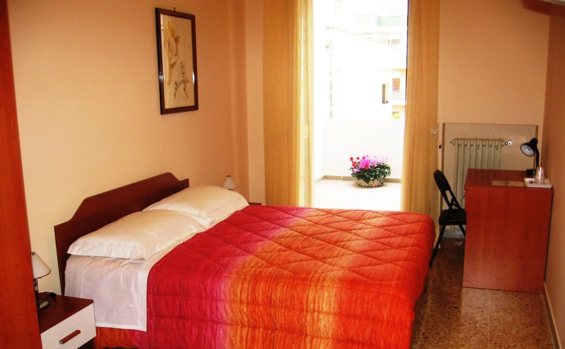 Camera B&B Piazza 300mila