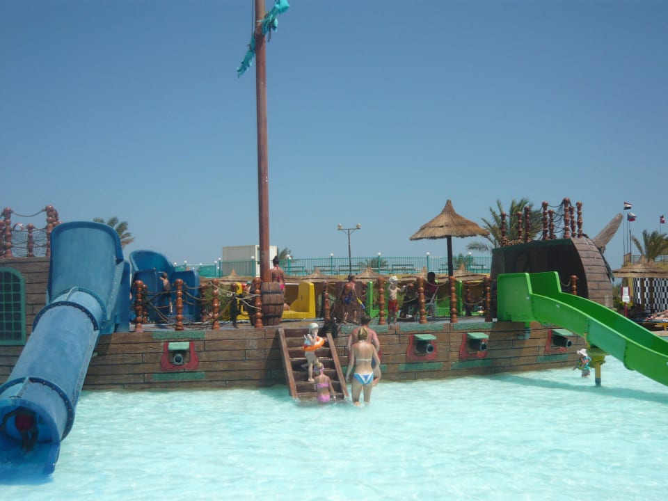 Paradies für Kinder  Titanic Beach Spa & Aqua Park
