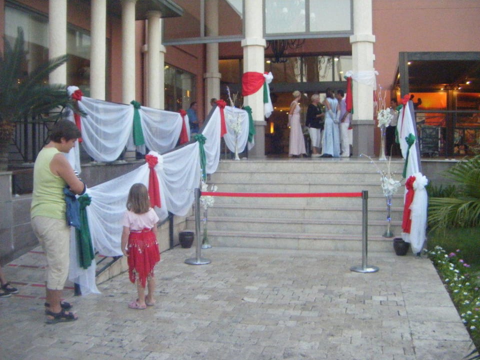 Hunger TUI BLUE Palm Garden