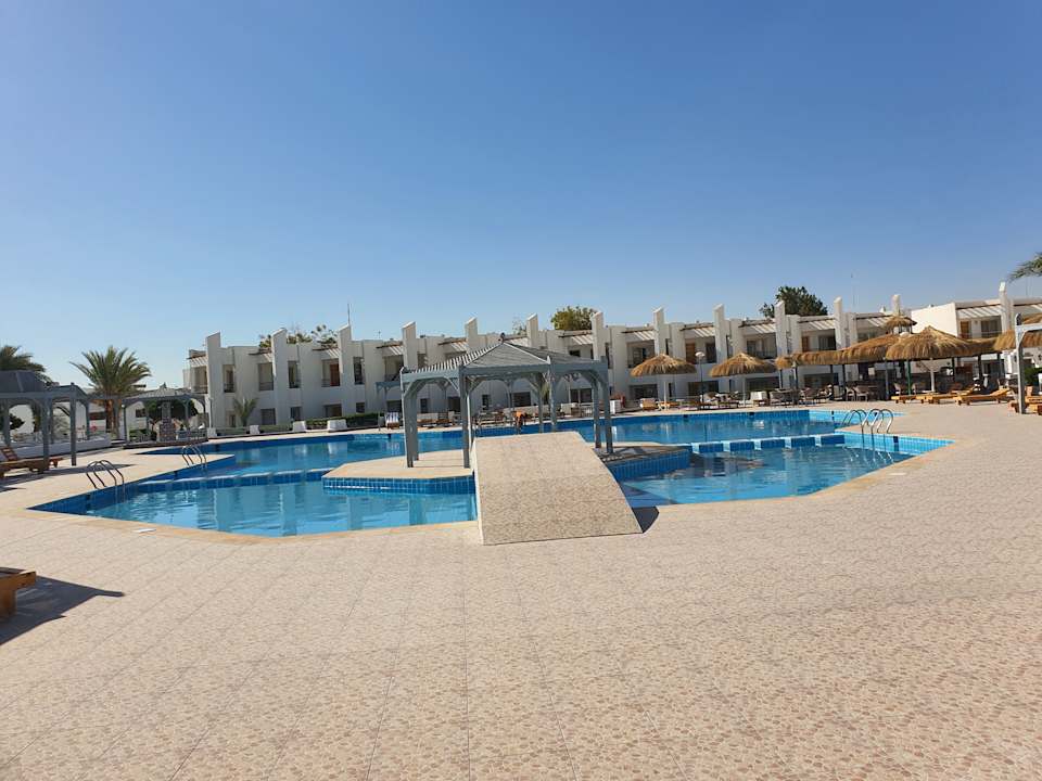 Pool Menaville Safaga