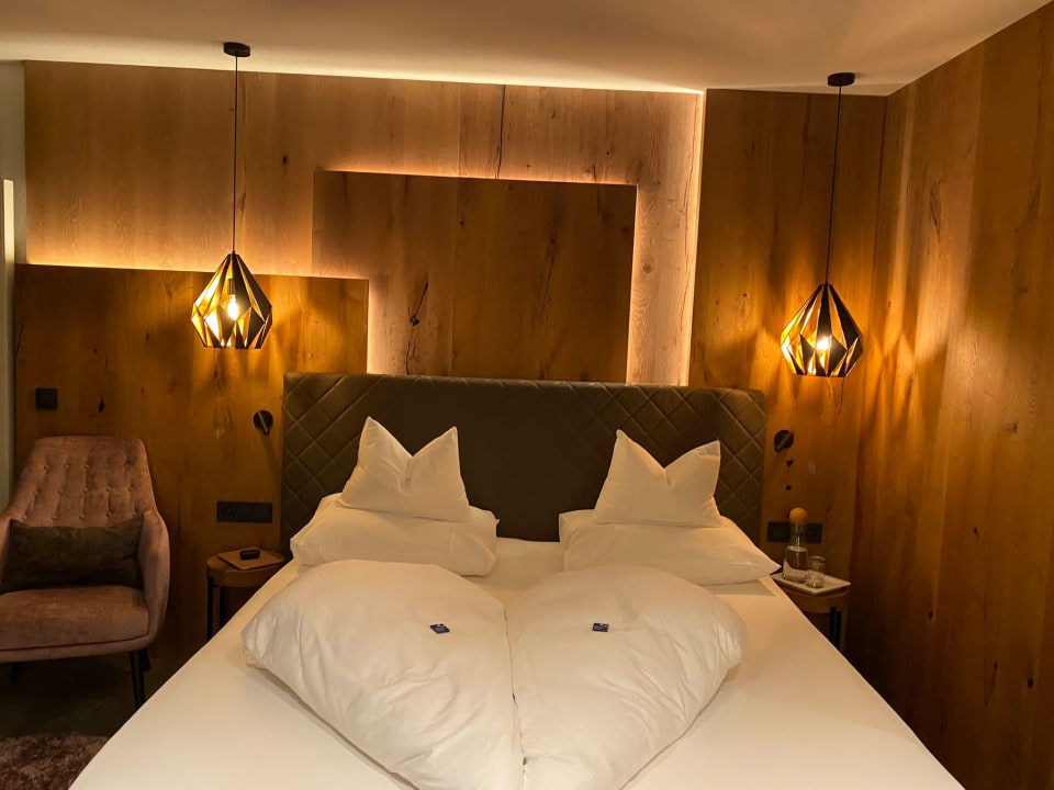 Zimmer SONNENBERG | Panorama Dolomites Wellbeing