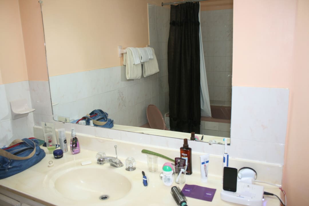 Bad Hotel Beachcomber