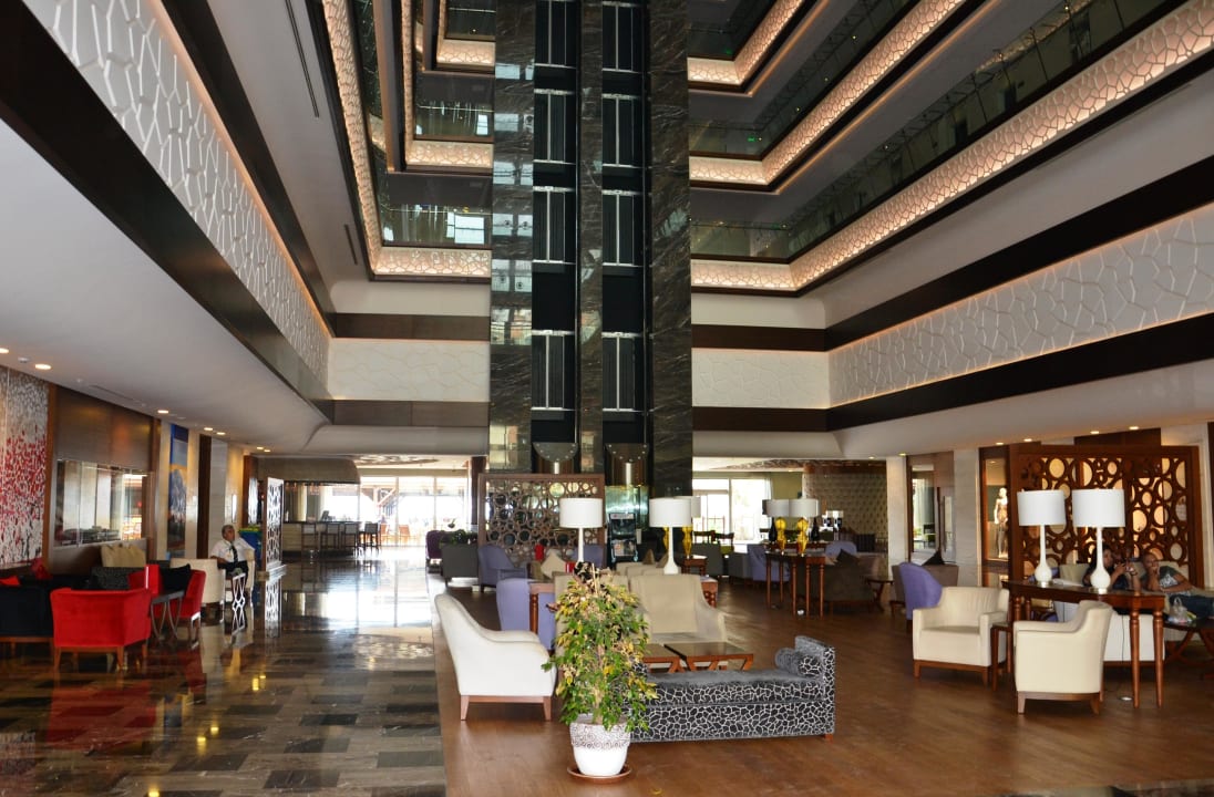 Lobby Ramada Plaza by Wyndham Antalya