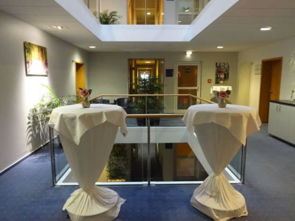 Flurbereich beim Fahrstuhl H+ Hotel Erfurt