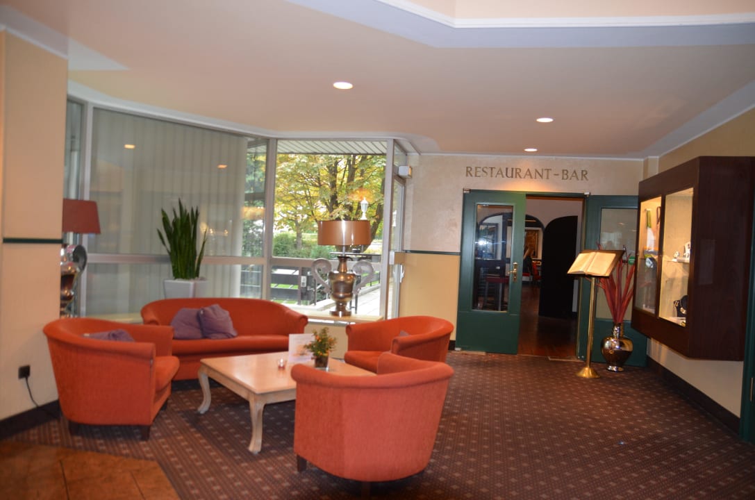 Eingangsbereich Leoso Hotel Leverkusen