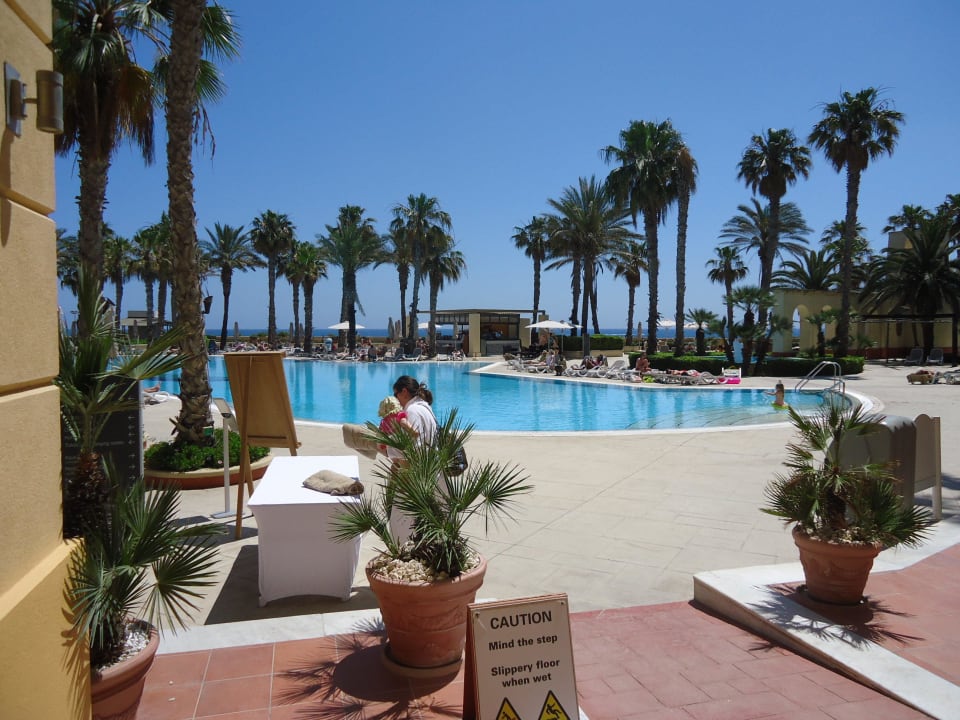 Zugang zum Pool Hilton Malta