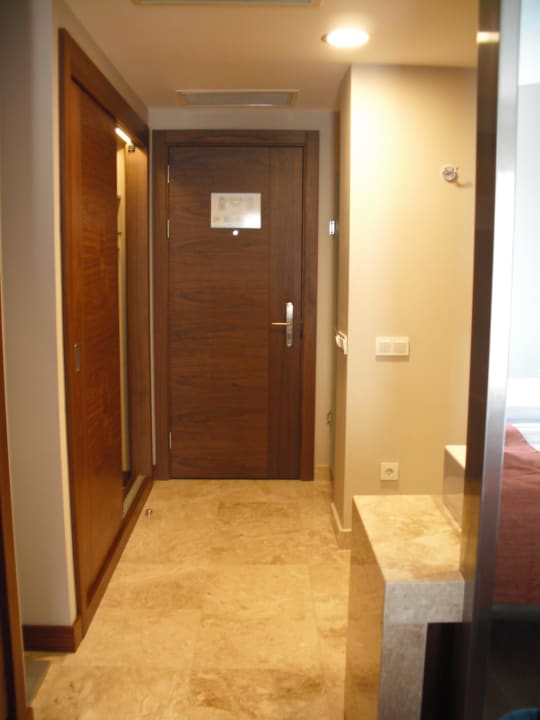 Durchgang zum Bad Commodore Elite Suites & Spa - Adults only