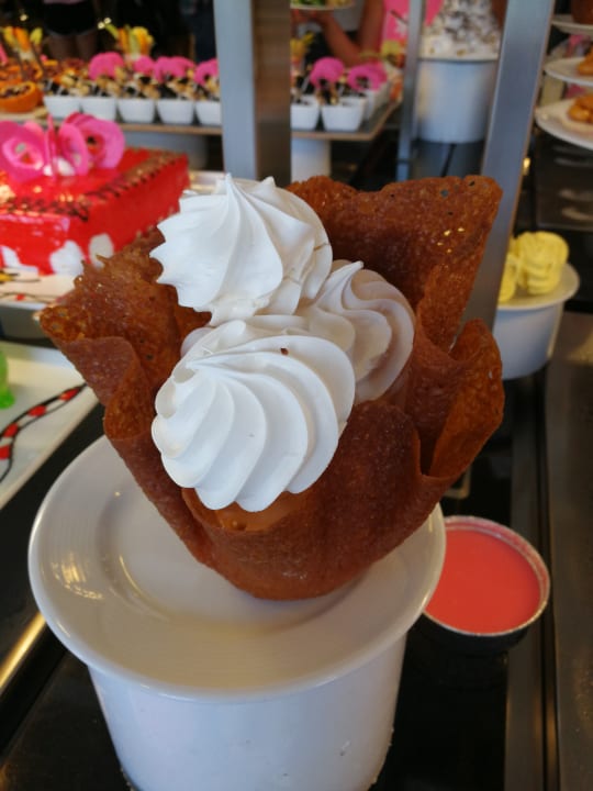 Gastro Serenis Hotel