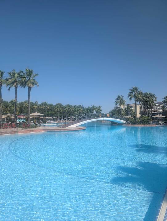 Pool Lara Barut Collection