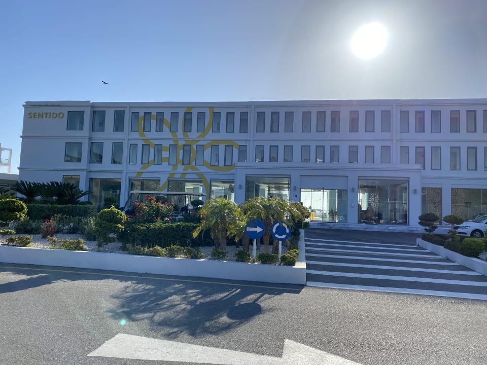 Außenansicht Asterias Beach Resort