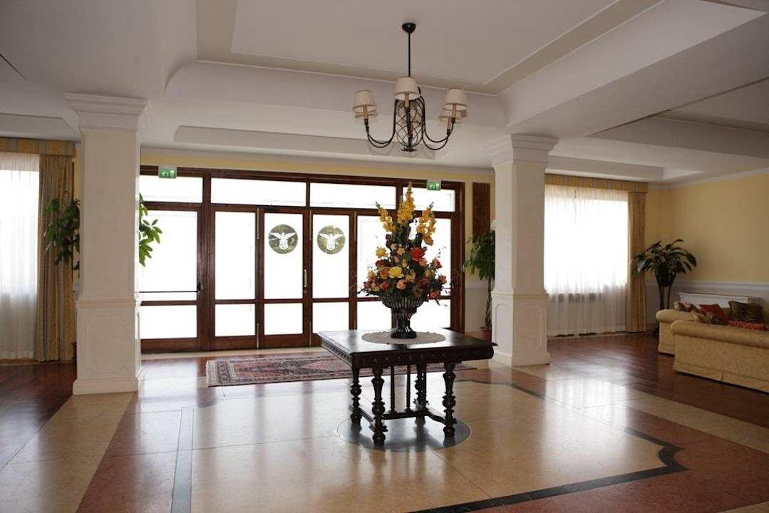 Hall Allegroitalia Etna Pedara