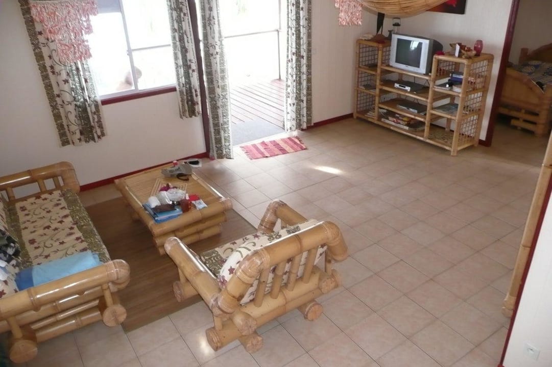 Wohnzimmer des Bungalows Pension Maupiti Residence