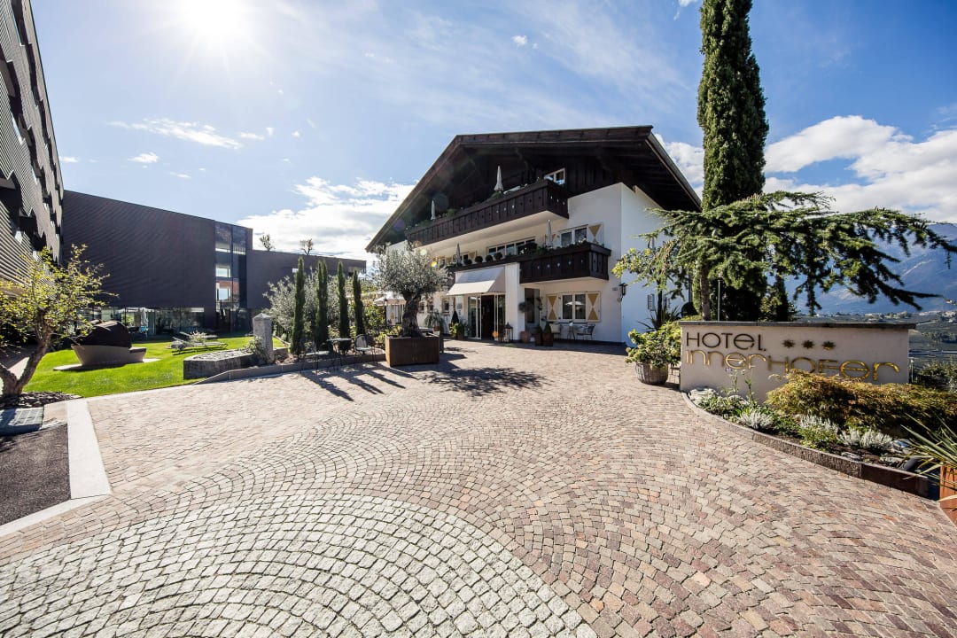 Einfahrt Hotel Landhaus Innerhofer