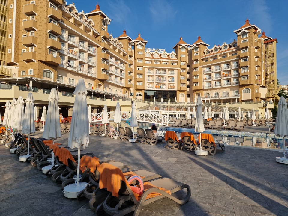 Pool Side Mare Resort & Spa