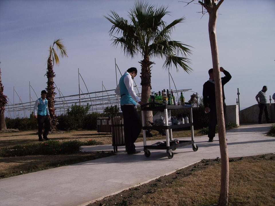 Auch im ,,Winter,, Service am Pool Kilikya Palace Göynük