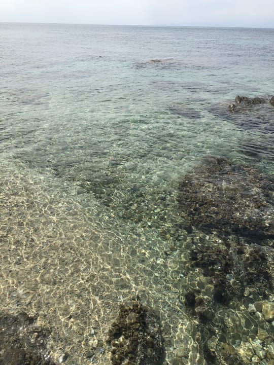 Glasklares Wasser  Alexandros Palace