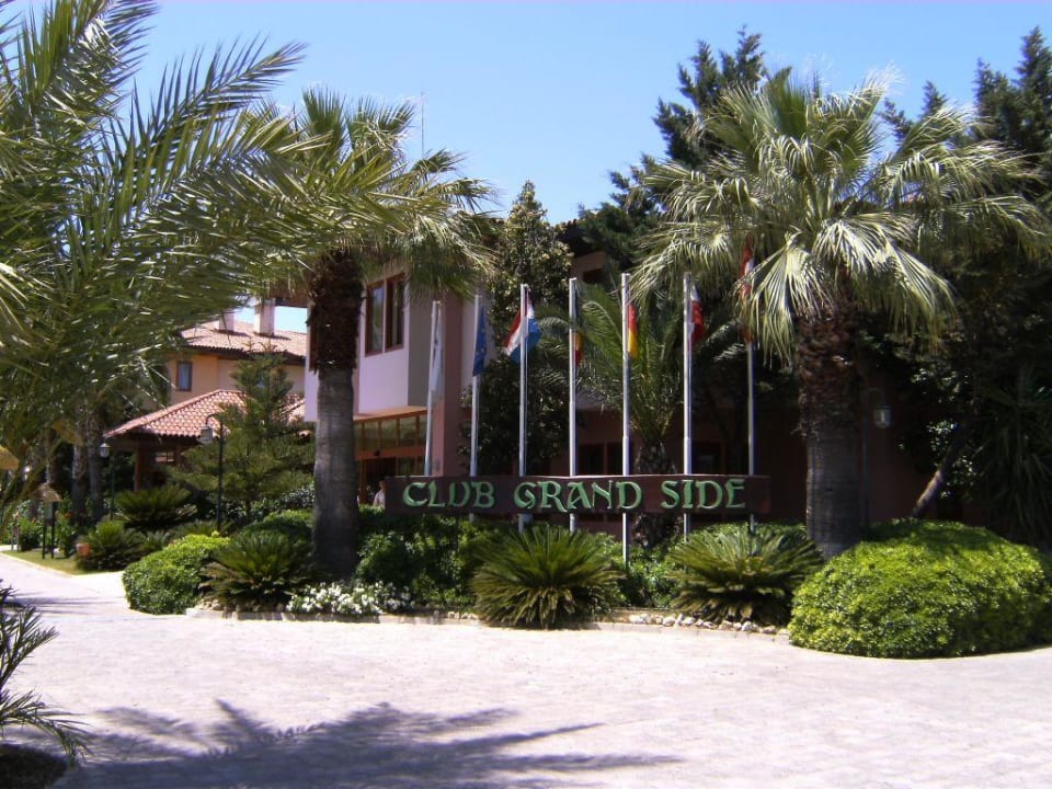 Eingangsschild Club Grand Side
