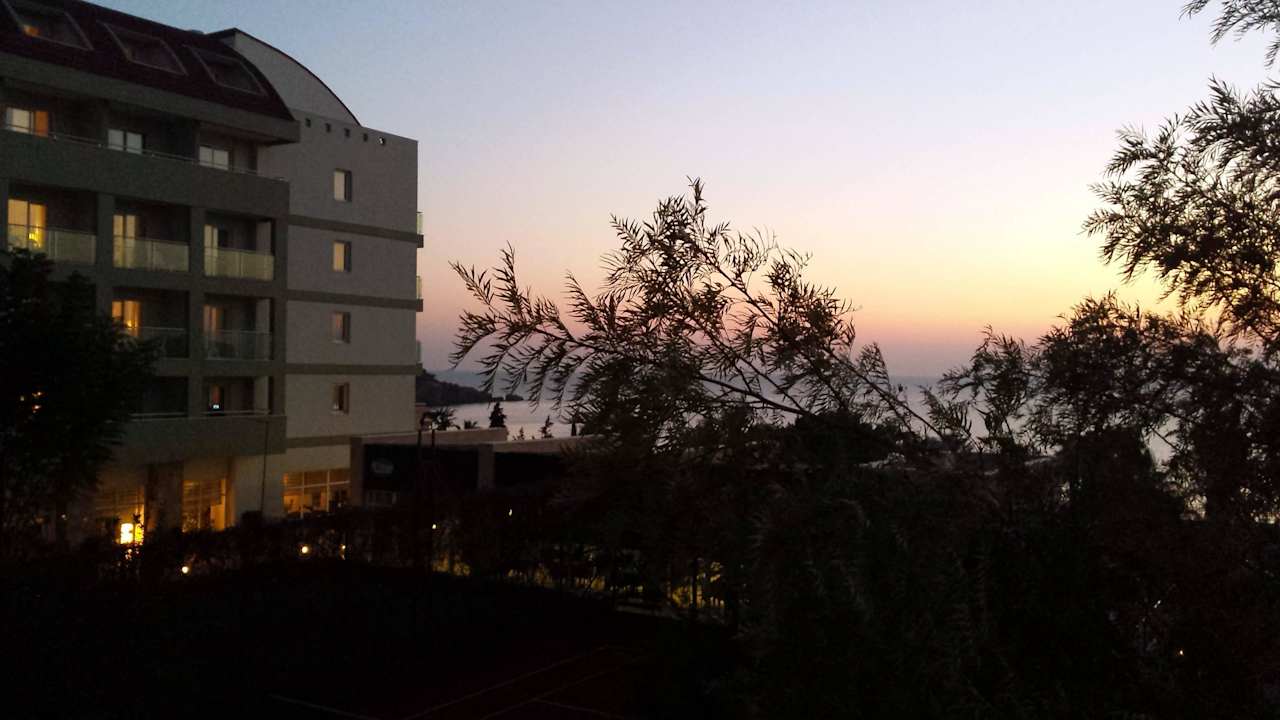 Sonnenuntergang Sealife Buket Resort & Beach