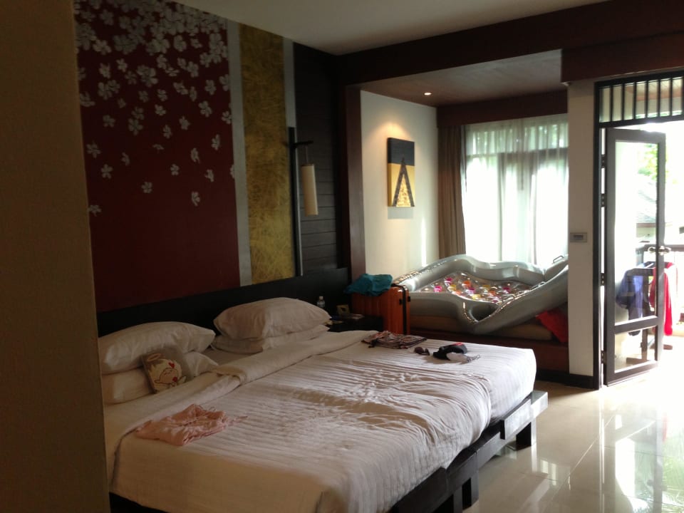 Betten sind riesig La Flora Khao Lak