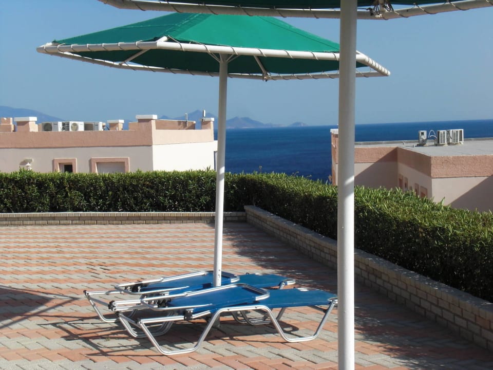 Sonnenterrassen Ausblick Canvas by Mitsis Family Village