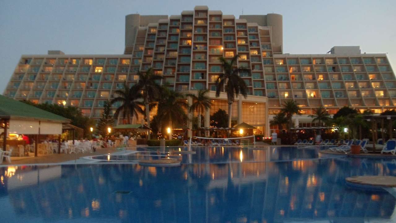 Die andere Seite des Hotels Blau varadero - Adults only