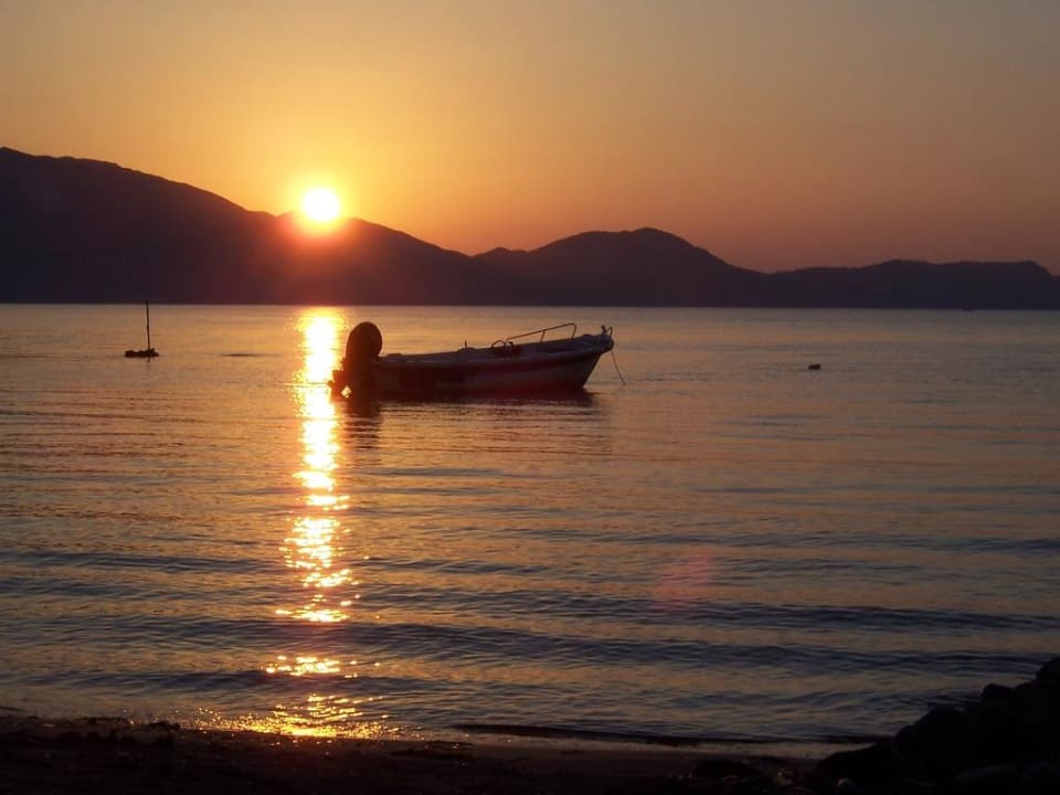 Magie eines Sonnenaufganges   Porto Koukla Beach