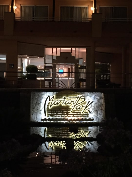 Hoteleingang Hotel Mariant Park