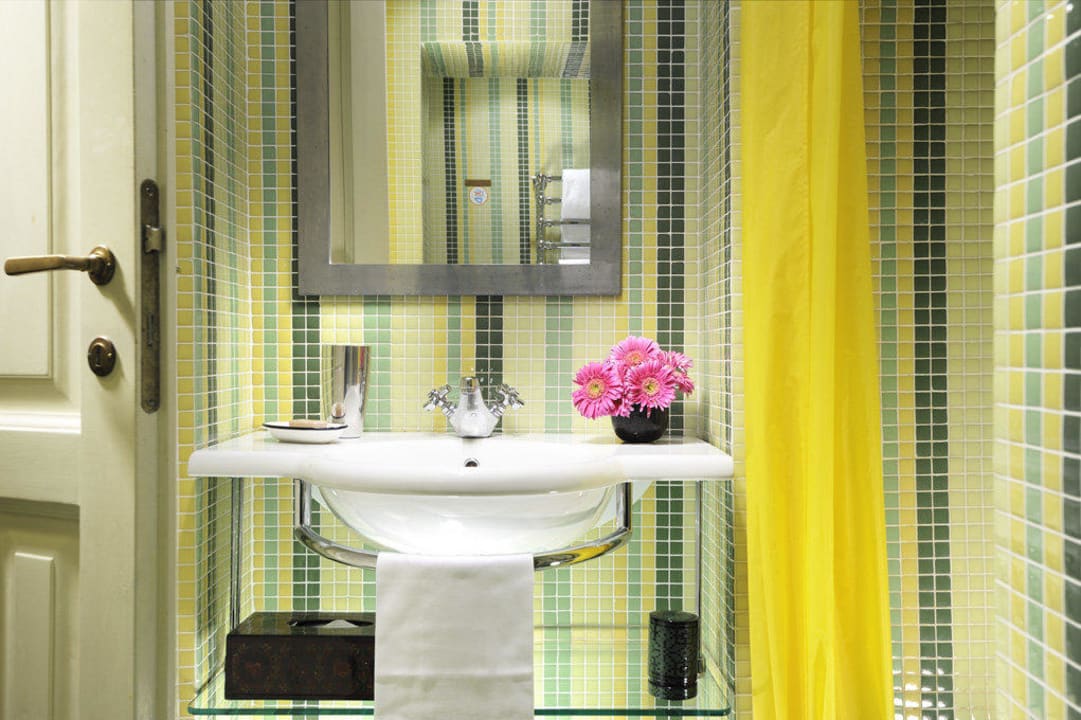 Casa Howard Guest House Rome bathroom Casa Heberart Guest House Capo le Case