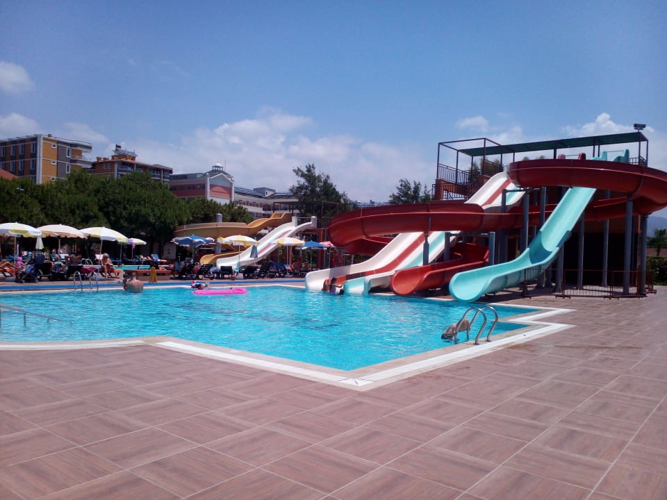 Grosse Rutschen Club Turtas Beach Hotel