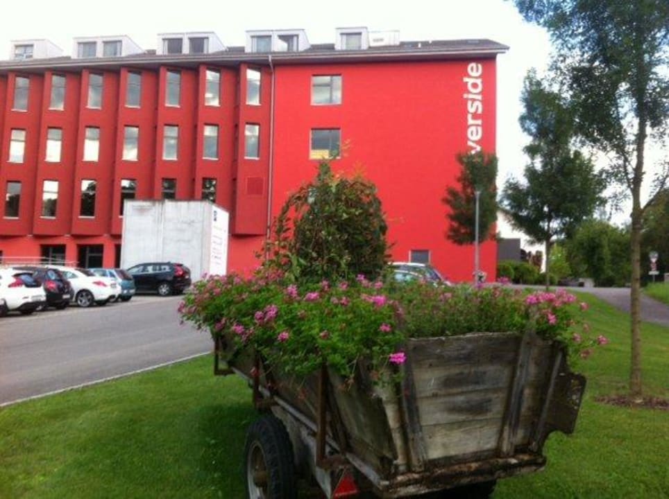 Schmucke Umgebung Riverside Hotel